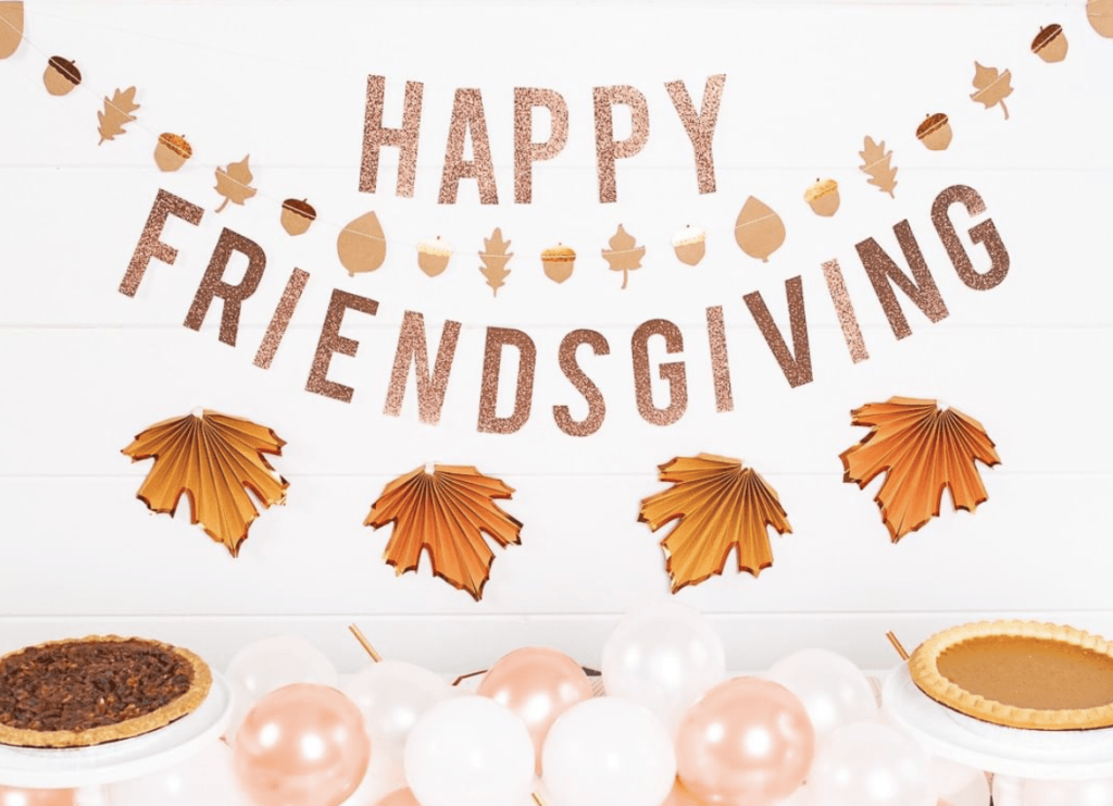 How to Throw an Amazing Friendsgiving Party. Smart and stress-free ideas that you will love! #friendsgiving #thanksgiving #friendsgivingparty #friendsgivingideas